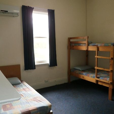 Хостел Launceston Backpackers Экстерьер фото