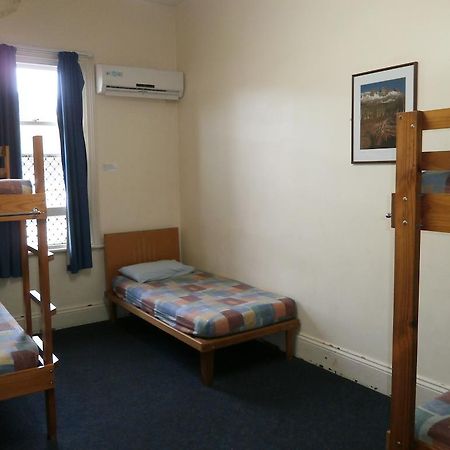 Хостел Launceston Backpackers Экстерьер фото