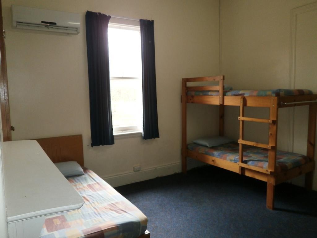 Хостел Launceston Backpackers Экстерьер фото