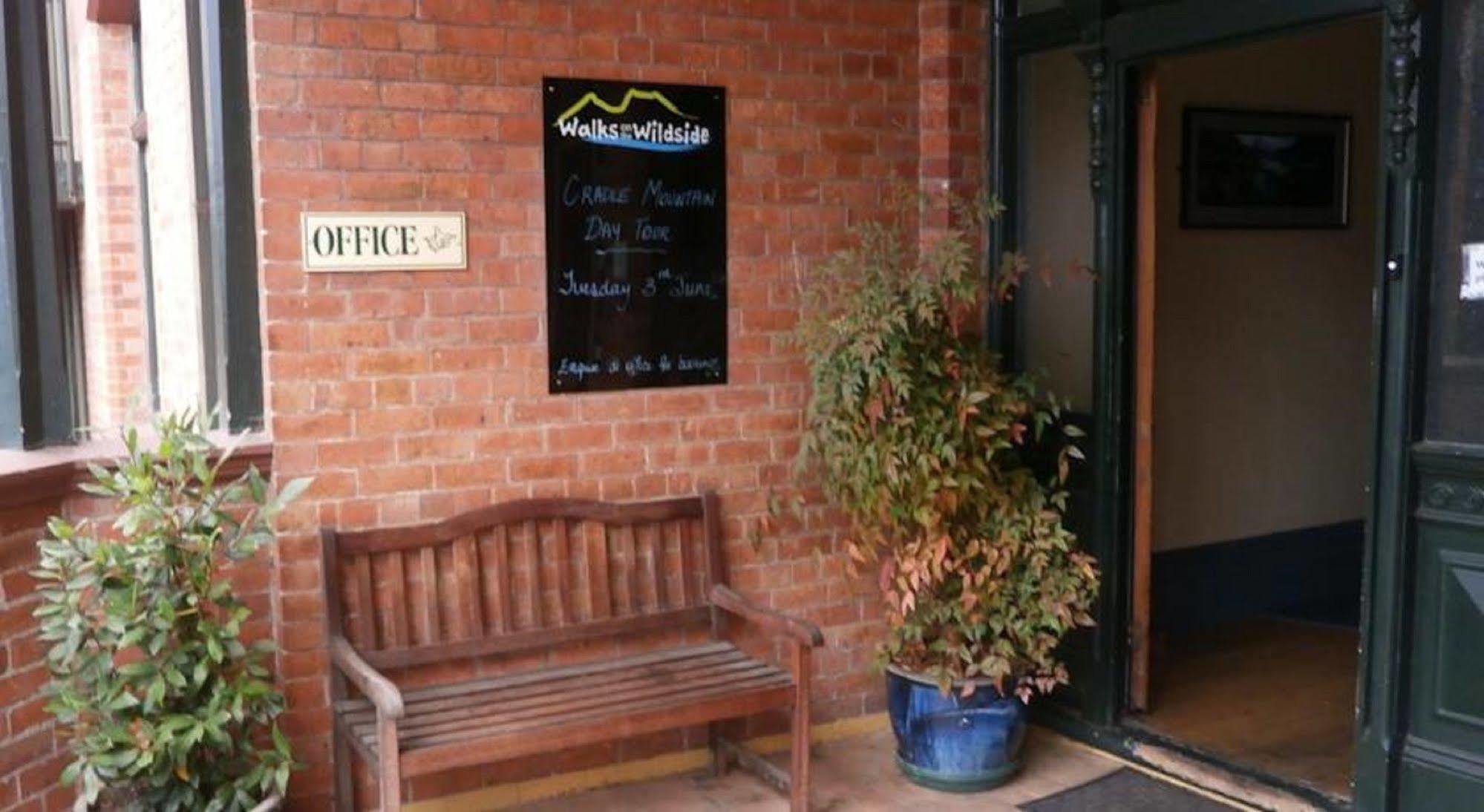 Хостел Launceston Backpackers Экстерьер фото