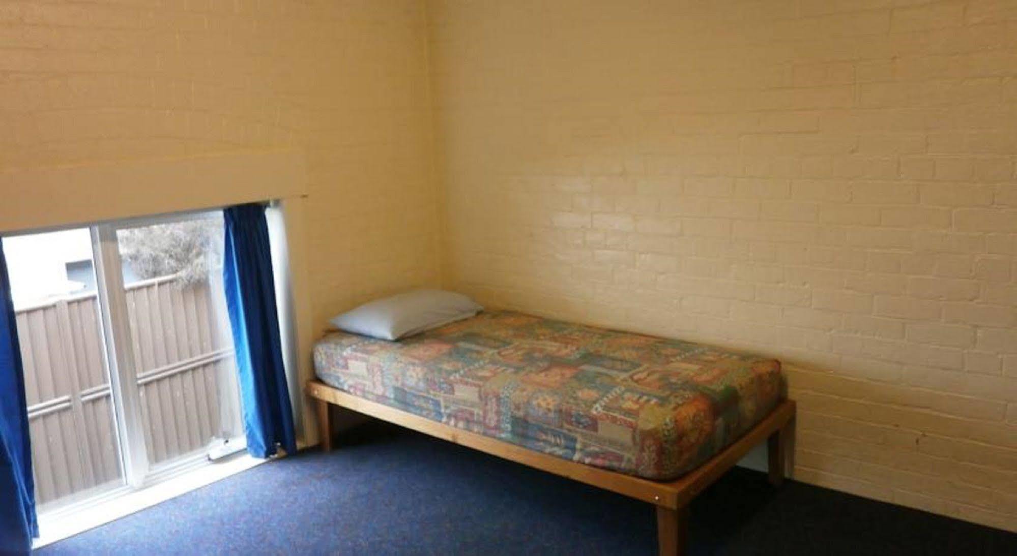 Хостел Launceston Backpackers Экстерьер фото